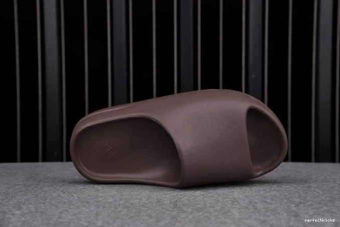 G55495 Yeezy Adidas Soot Slide 0717
